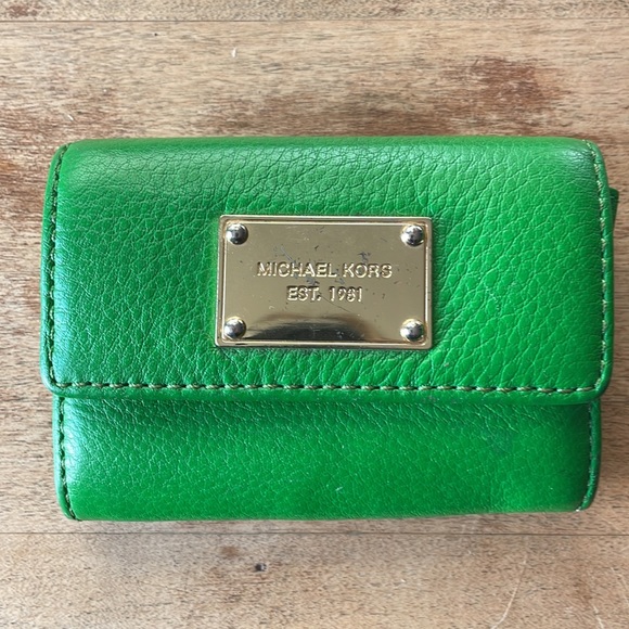 Large and small Michael lots wallets. - Picture 2 of 5